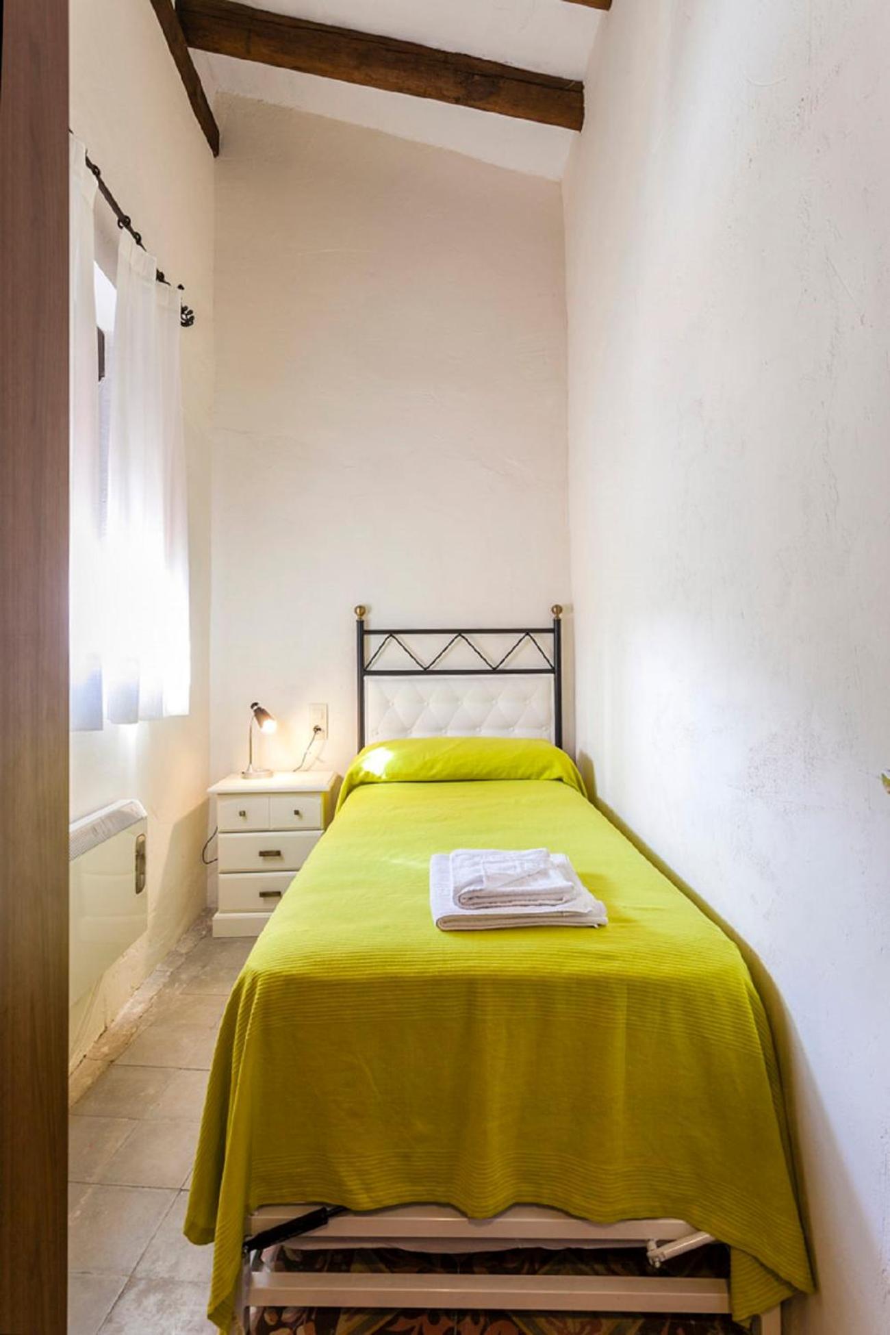 Apartamentos Casa Samper Santa Eulalia de Gállego Quarto foto