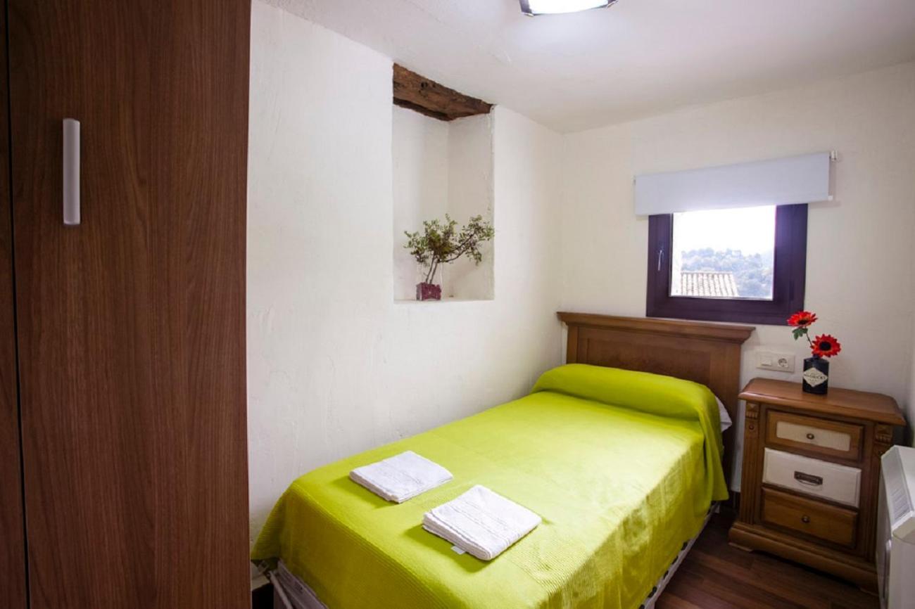 Apartamentos Casa Samper Santa Eulalia de Gállego Quarto foto