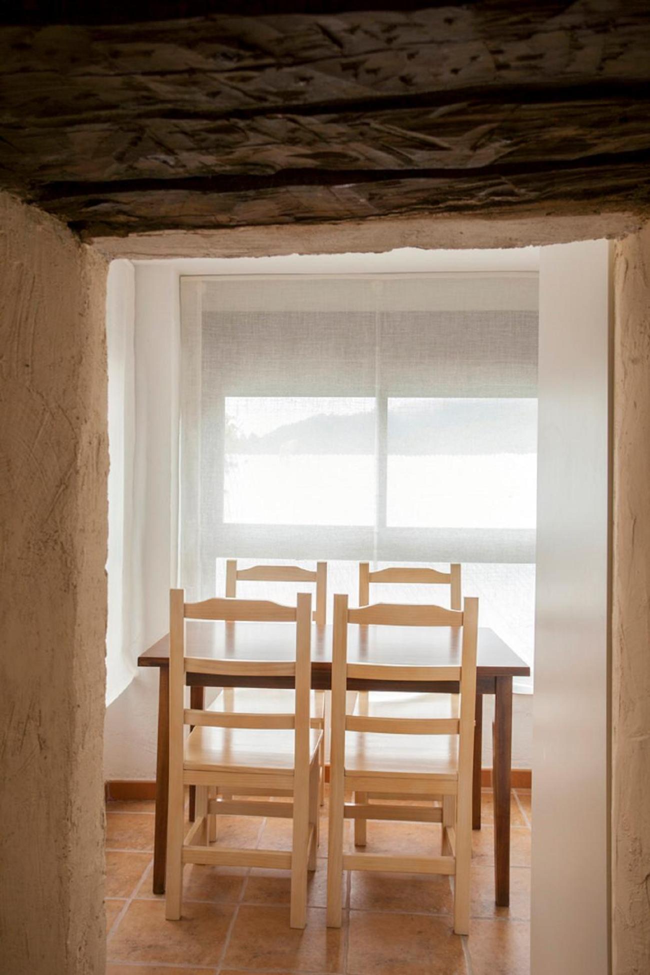 Apartamentos Casa Samper Santa Eulalia de Gállego Quarto foto